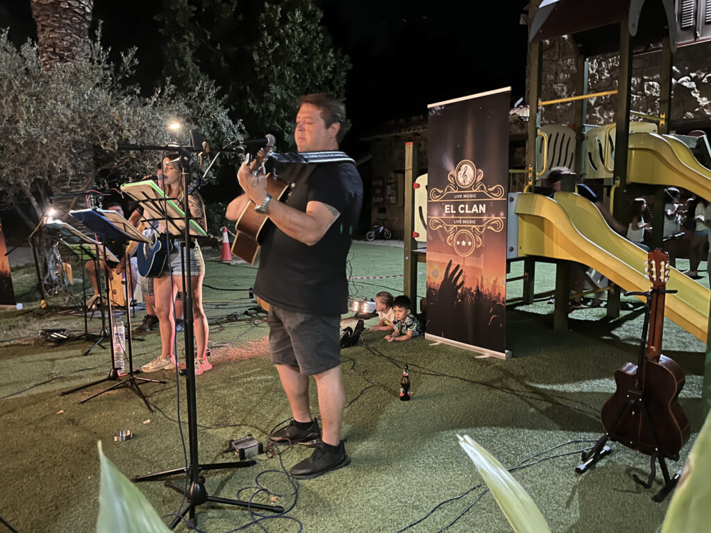 Concierto al aire libre en camping rio Jerte