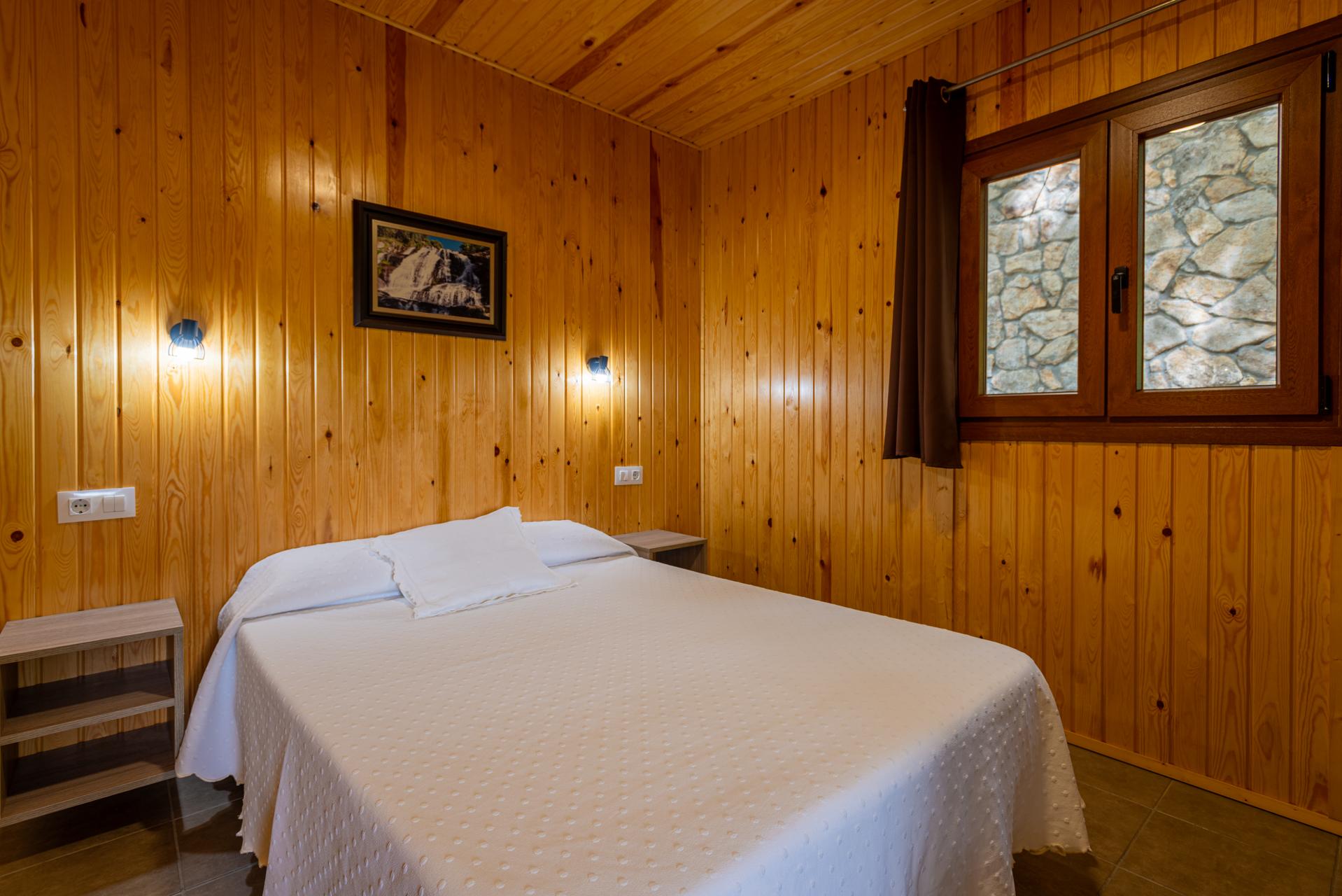 Dormitorio cama doble adaptada