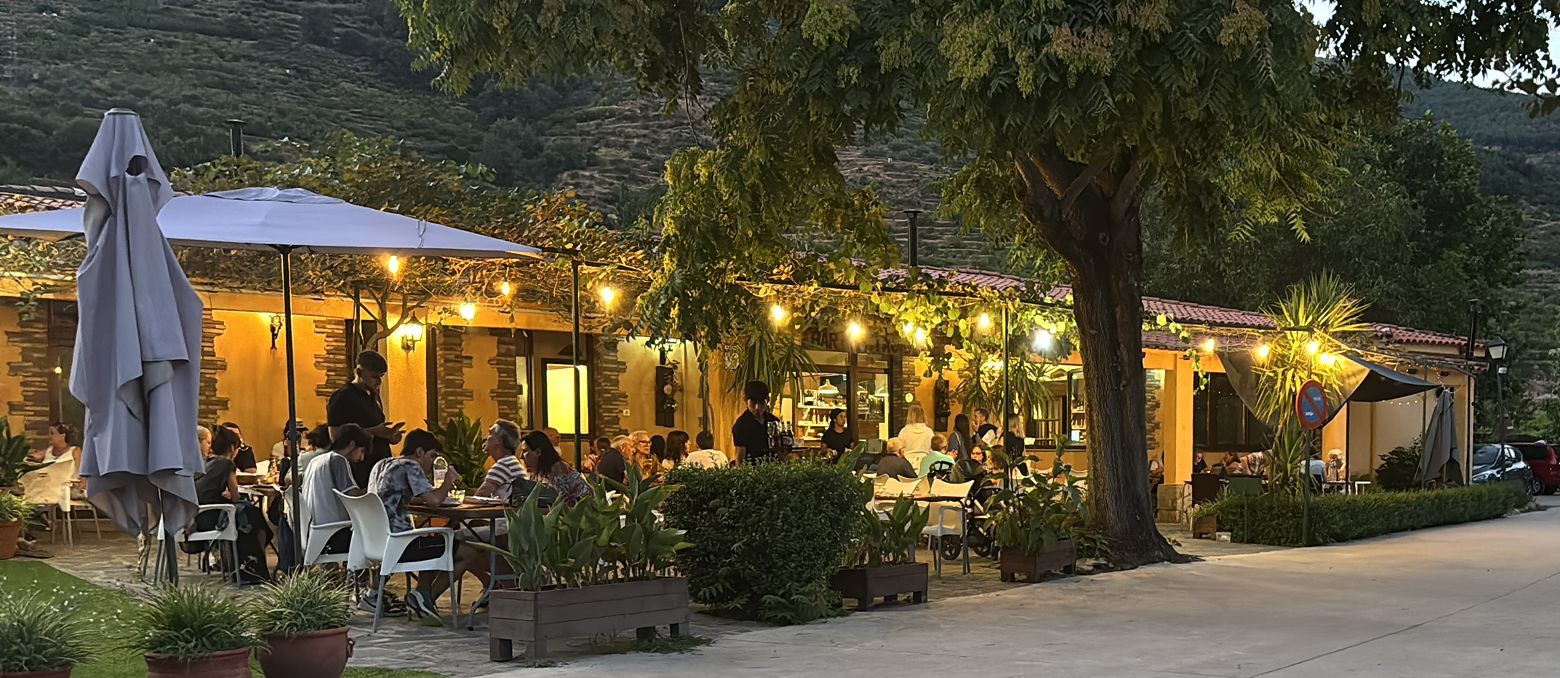 Terraza restaurante cortada